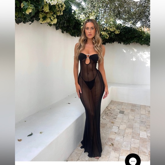 Dress - Picture 1 of 1